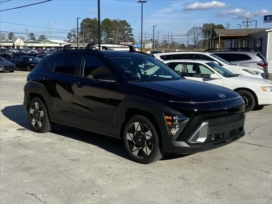 2025 Hyundai Kona SEL photo 1