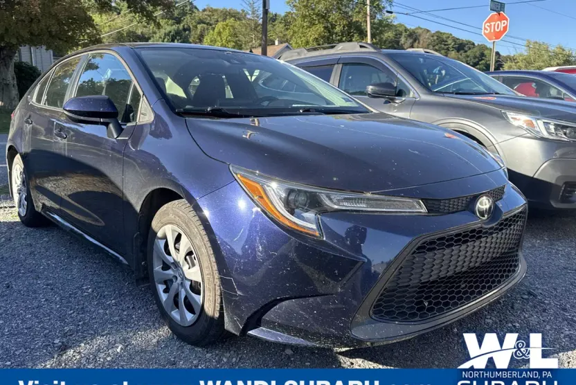 2022 Toyota Corolla LE photo 1