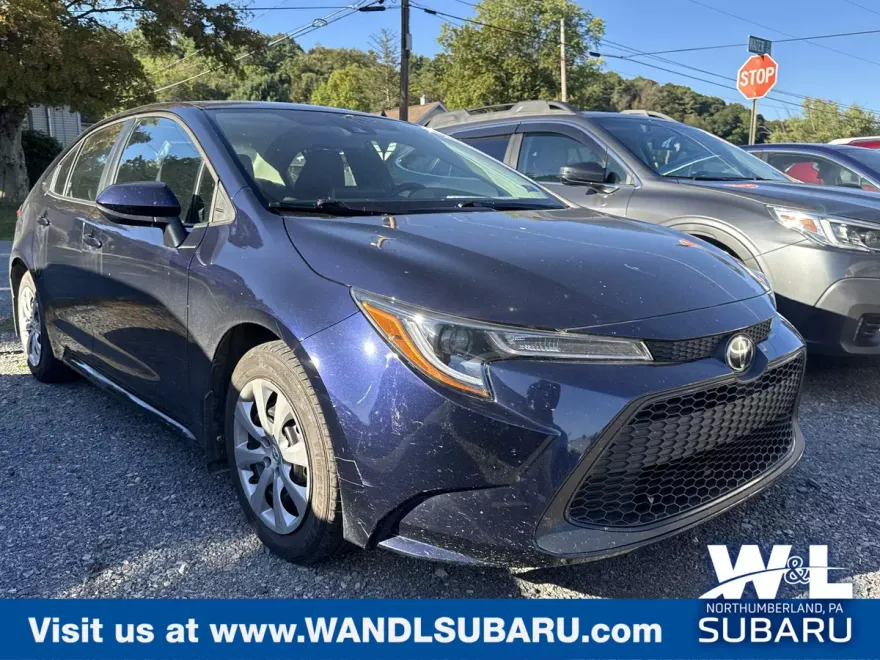 2022 Toyota Corolla LE photo 1