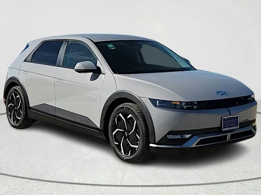2025 Hyundai Ioniq 5 SEL photo 1