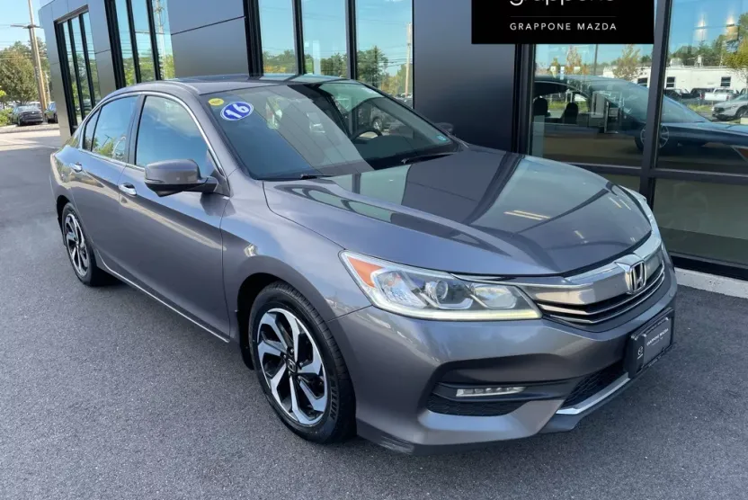 2016 Honda Accord EX photo 1