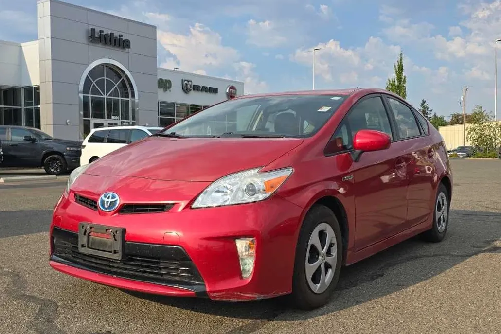 2014 Toyota Prius Two photo 1