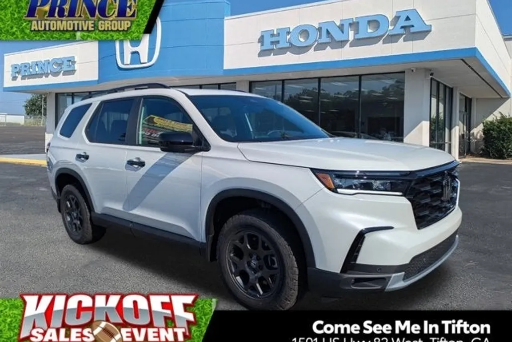 2025 Honda Pilot TrailSport photo 1
