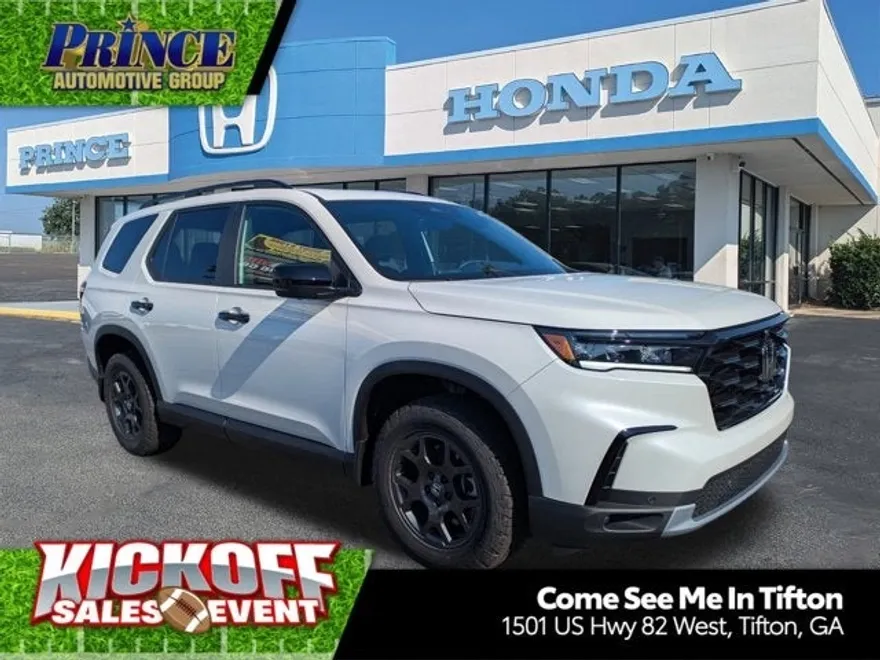 2025 Honda Pilot TrailSport photo 1