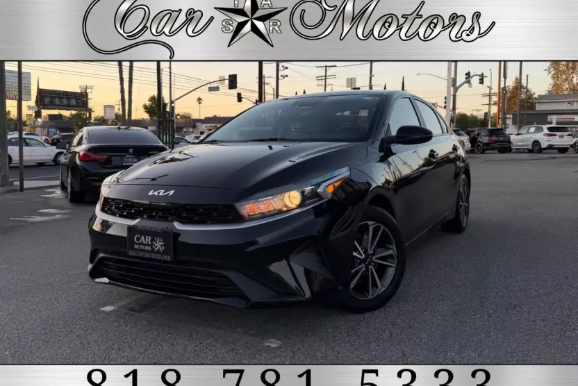 2023 Kia Forte LXS photo 1