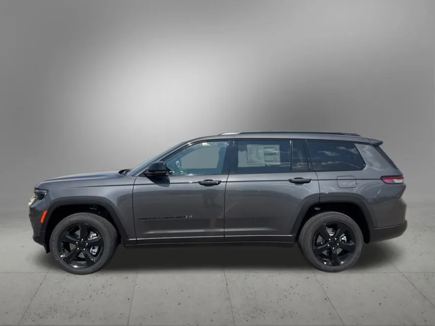 2025 Jeep Grand Cherokee Altitude photo 1