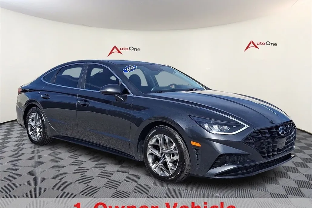 2022 Hyundai Sonata SEL photo 1