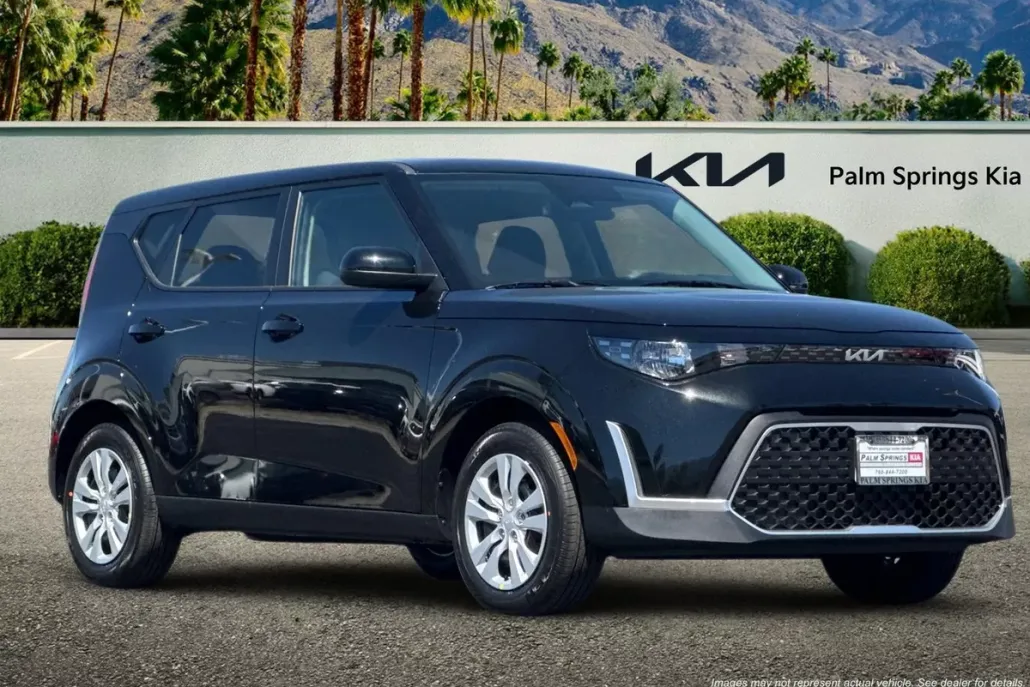 2025 Kia Soul LX photo 1