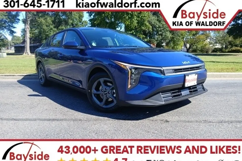 2025 Kia K4 LXS photo 1