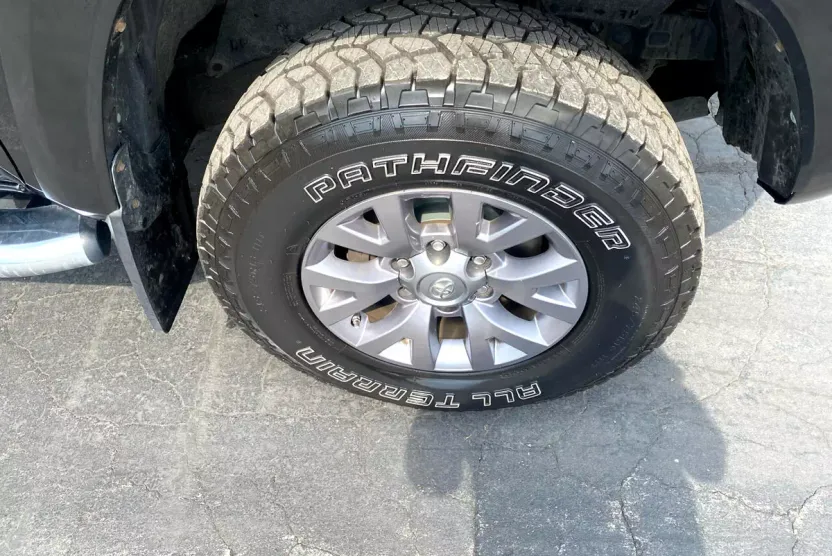 2017 Toyota Tacoma Double Cab photo 1