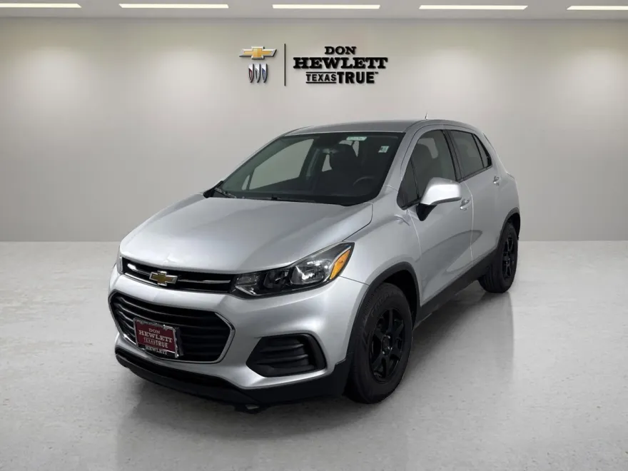 2020 Chevrolet Trax LS photo 1
