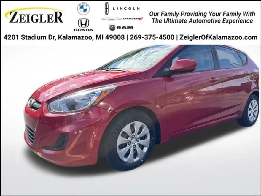 2017 Hyundai Accent SE photo 1
