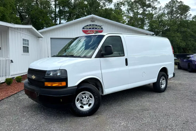 2021 Chevrolet Express 2500 Cargo photo 1