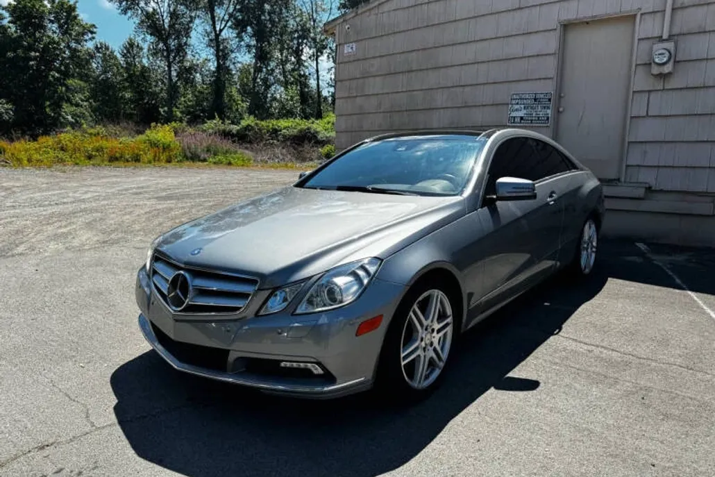 2010 Mercedes Benz E 350 Coupe photo 1