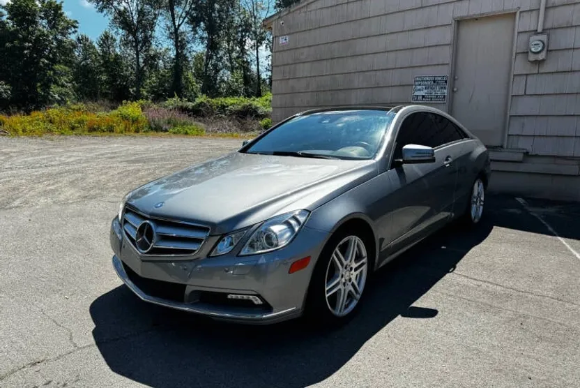 2010 Mercedes Benz E 350 Coupe photo 1