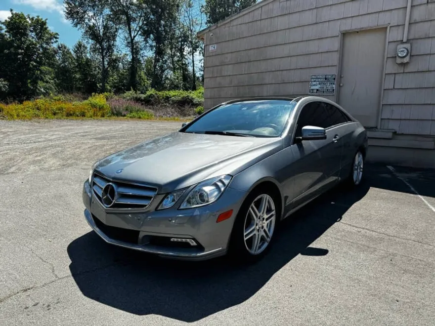 2010 Mercedes Benz E 350 Coupe photo 1