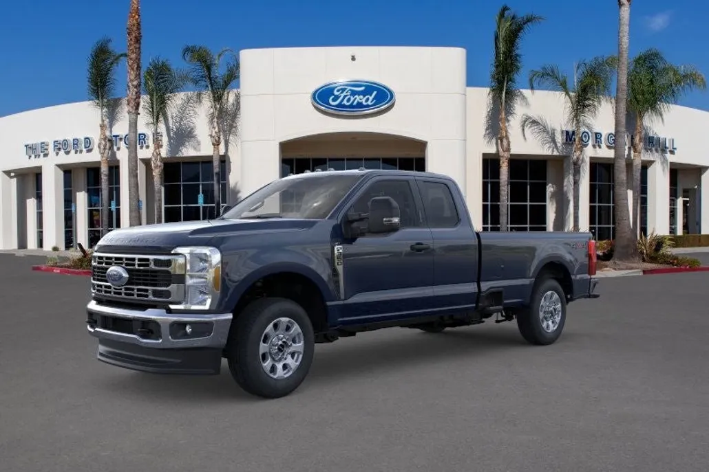 2025 Ford F-350 XLT photo 1