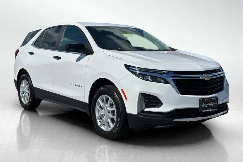 2023 Chevrolet Equinox LT photo 1