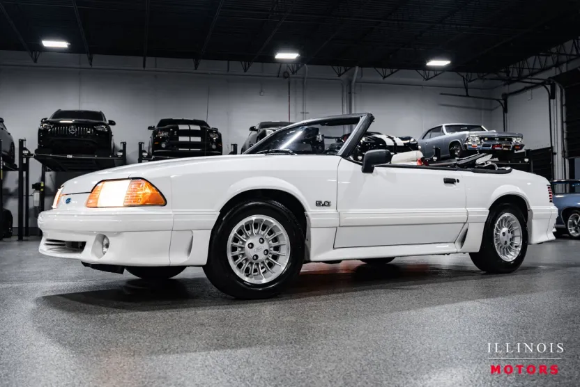 1990 Ford Mustang GT photo 1
