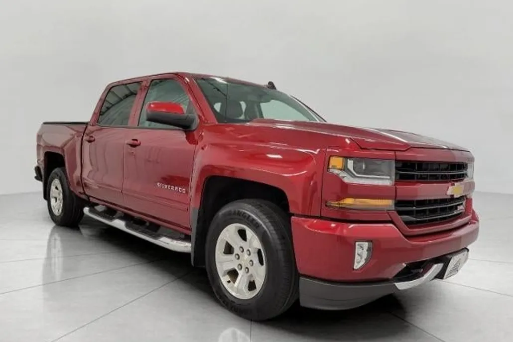 2018 Chevrolet Silverado 1500 LT photo 1