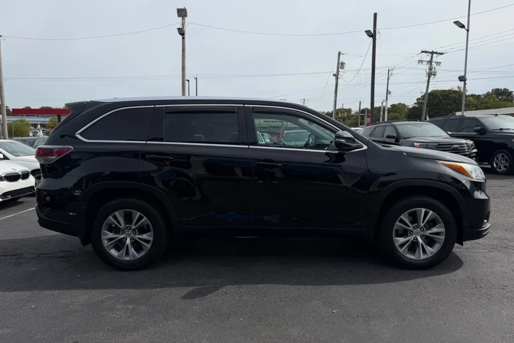 2015 Toyota Highlander Base Hybrid photo 1
