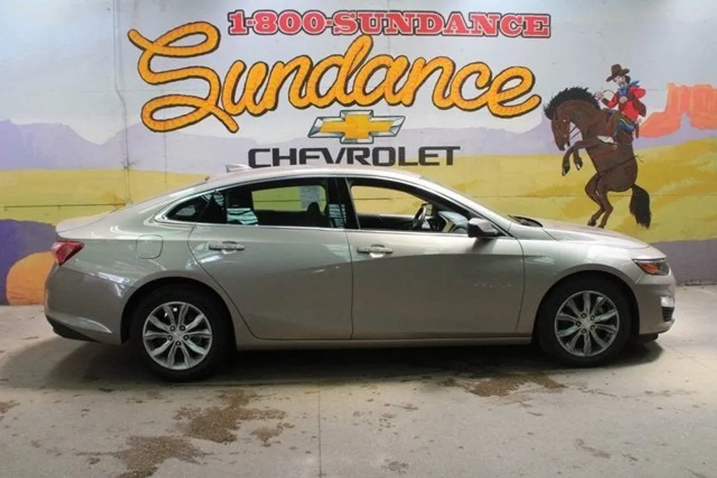 2022 Chevrolet Malibu 1LT photo 1