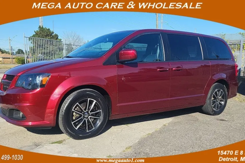 2019 Dodge Grand Caravan GT photo 1