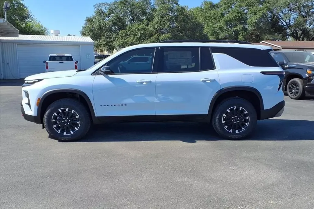 2026 Chevrolet Traverse Z71 photo 1