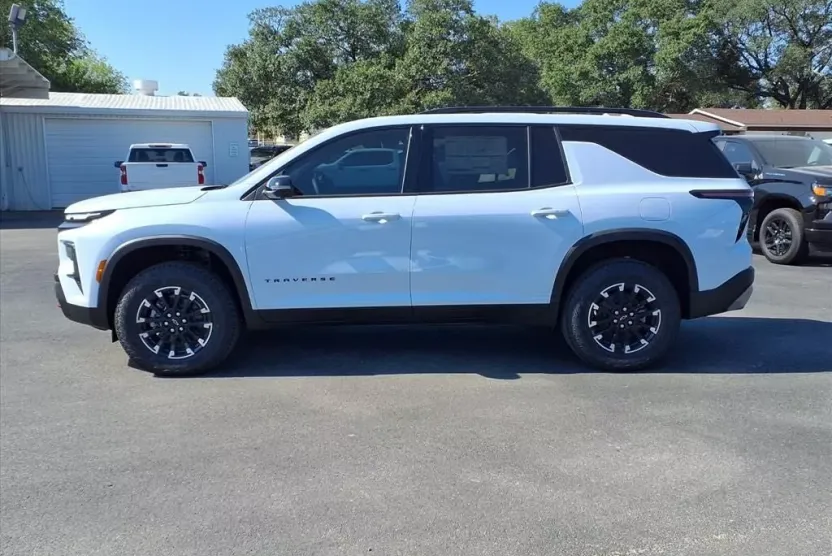 2026 Chevrolet Traverse Z71 photo 1