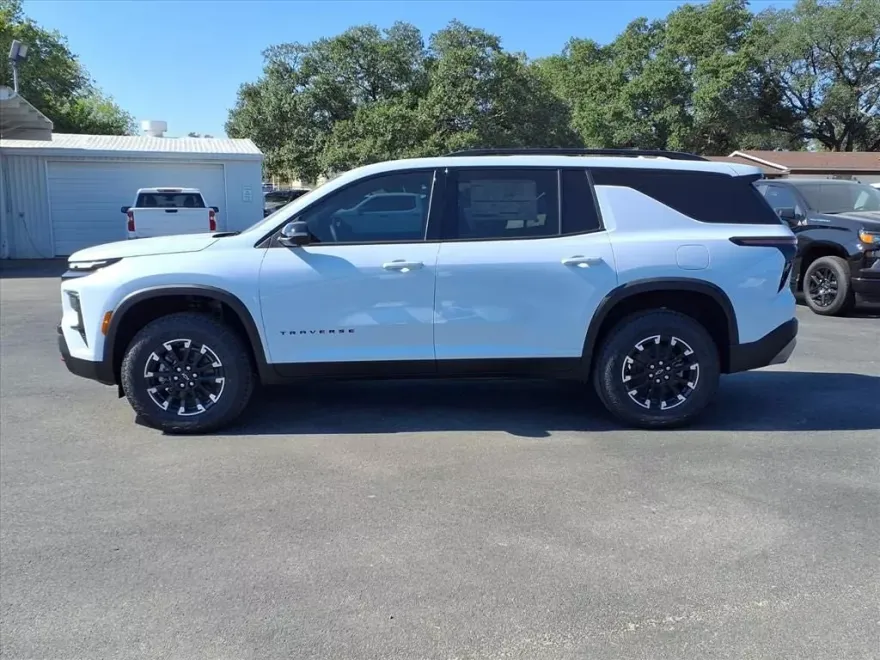 2026 Chevrolet Traverse Z71 photo 1