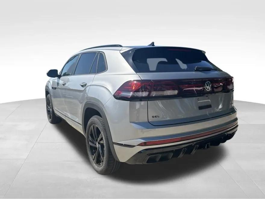 2026 Volkswagen Atlas Cross Sport SEL R-Line photo 1