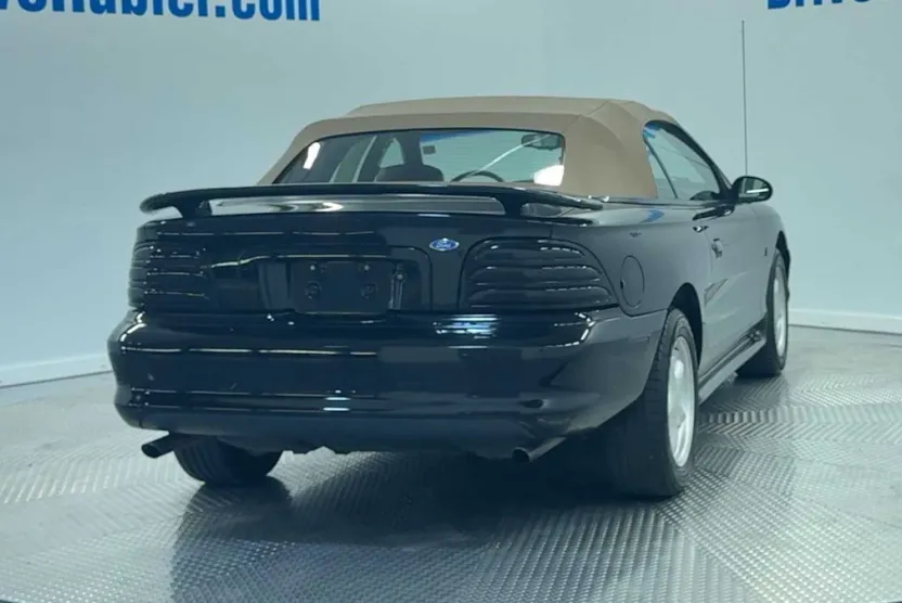 1995 Ford Mustang GT Convertible photo 1