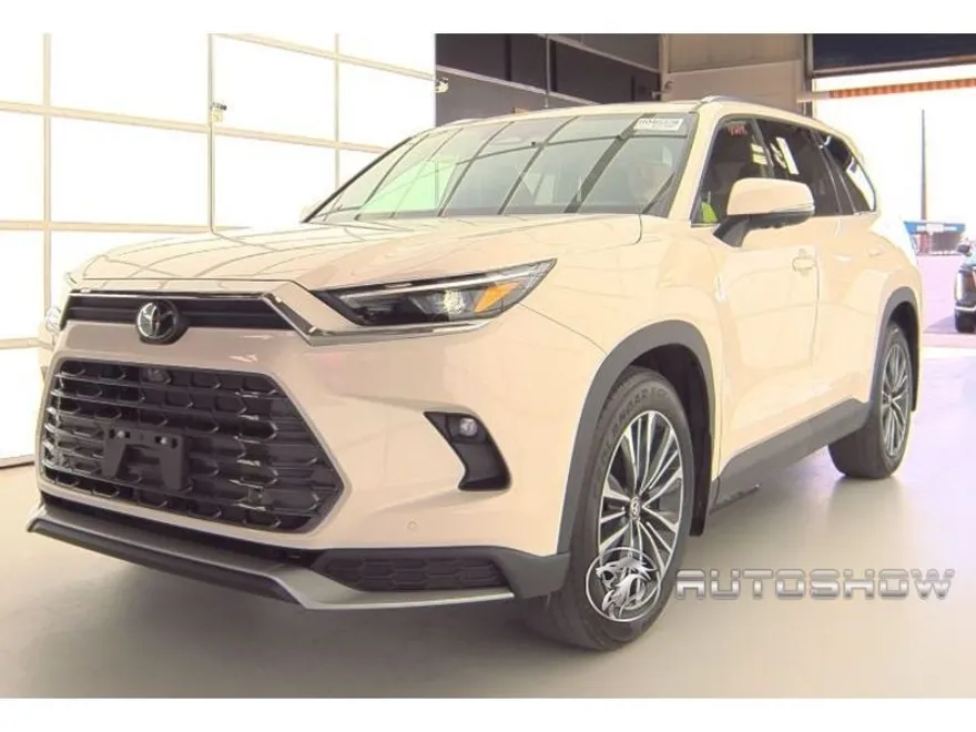 2024 Toyota Grand Highlander Hybrid Platinum photo 1
