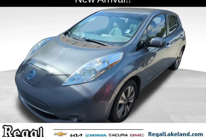 2016 Nissan Leaf SV photo 1