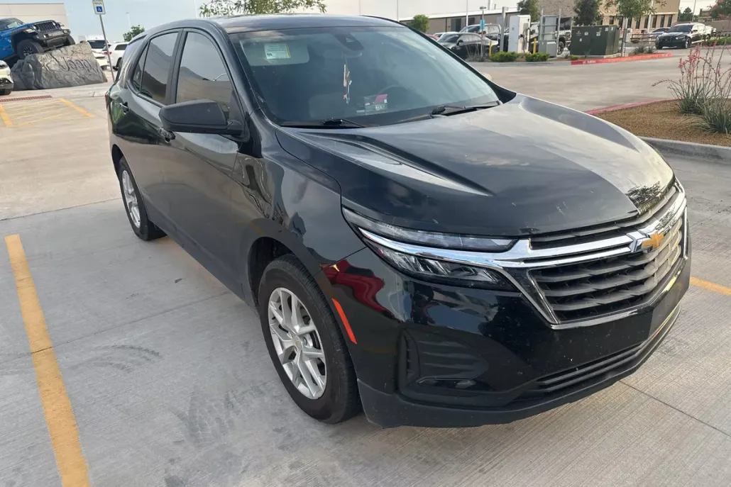 2022 Chevrolet Equinox LS photo 1