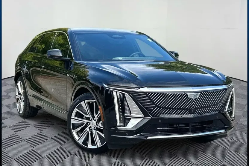 2024 Cadillac Lyriq Luxury photo 1