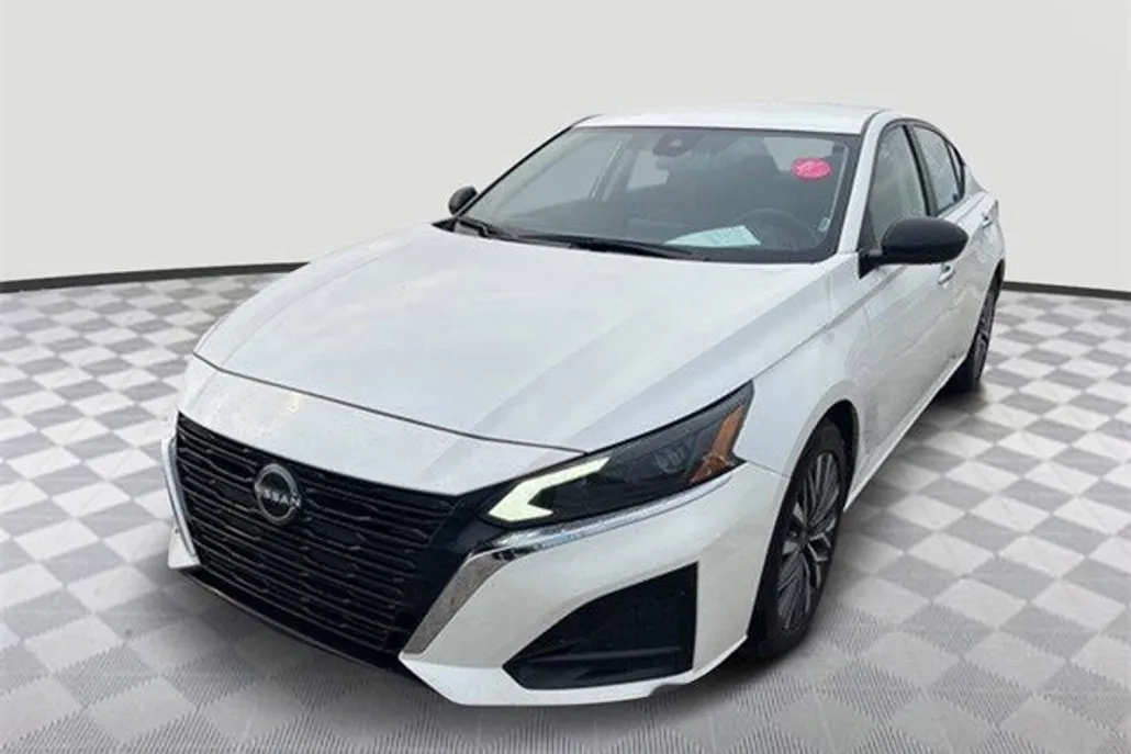 2024 Nissan Altima 2.5 SV photo 1
