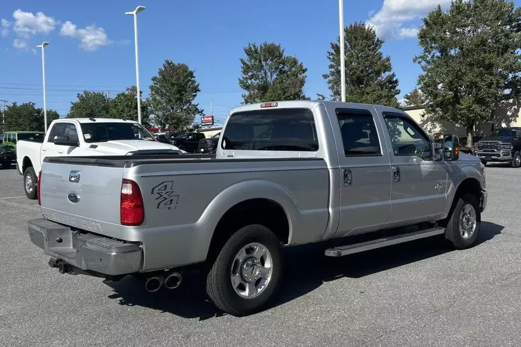 2011 Ford F-250 XLT photo 1