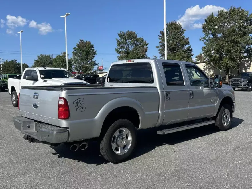 2011 Ford F-250 XLT photo 1
