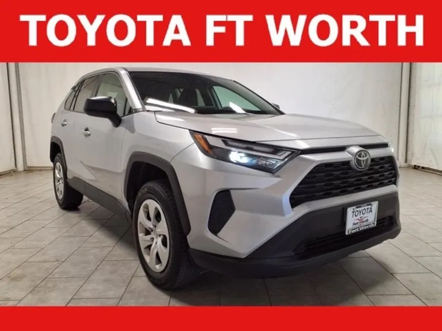 2024 Toyota RAV4 LE photo 1