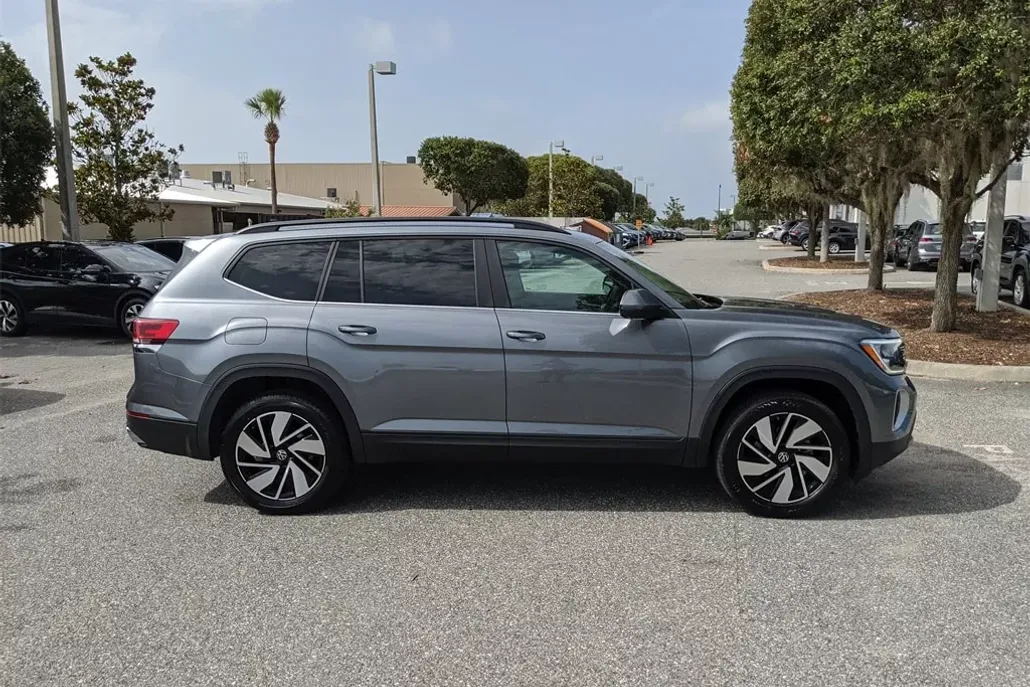 2025 Volkswagen Atlas SE Technology photo 1