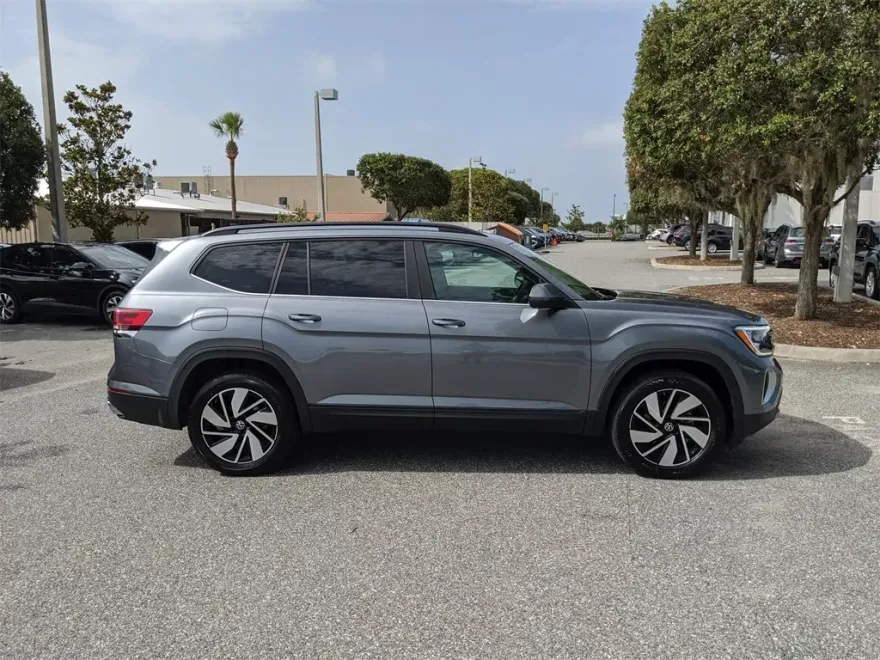 2025 Volkswagen Atlas SE Technology photo 1