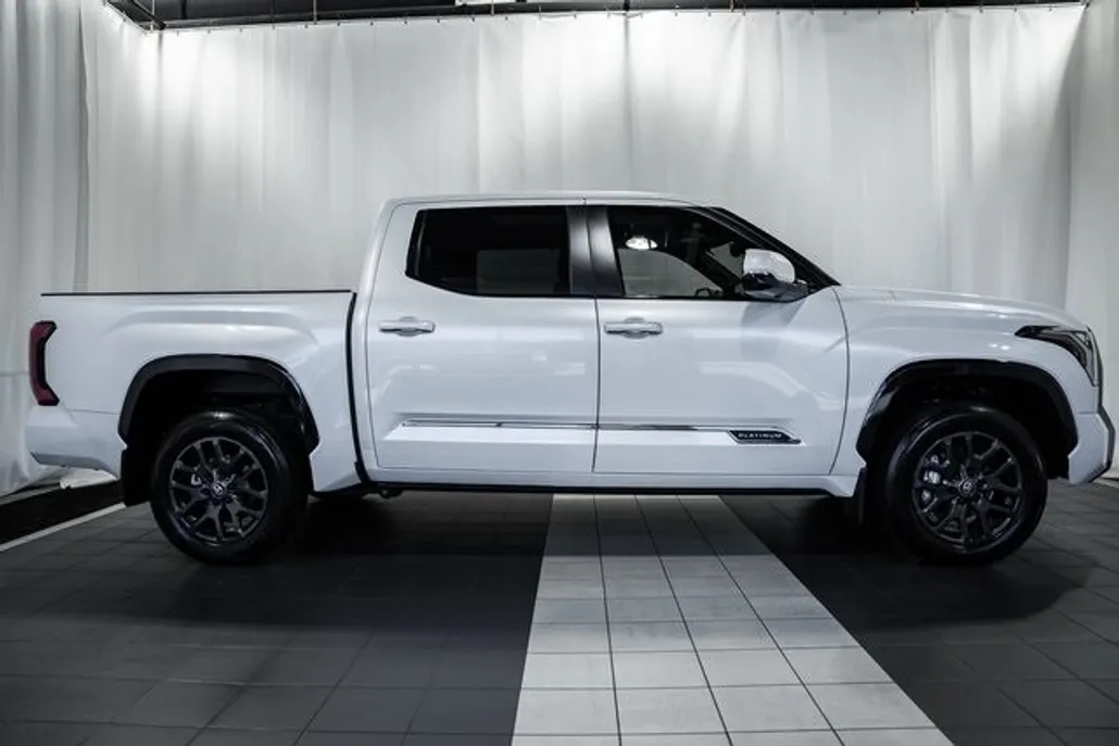 2025 Toyota Tundra Platinum photo 1