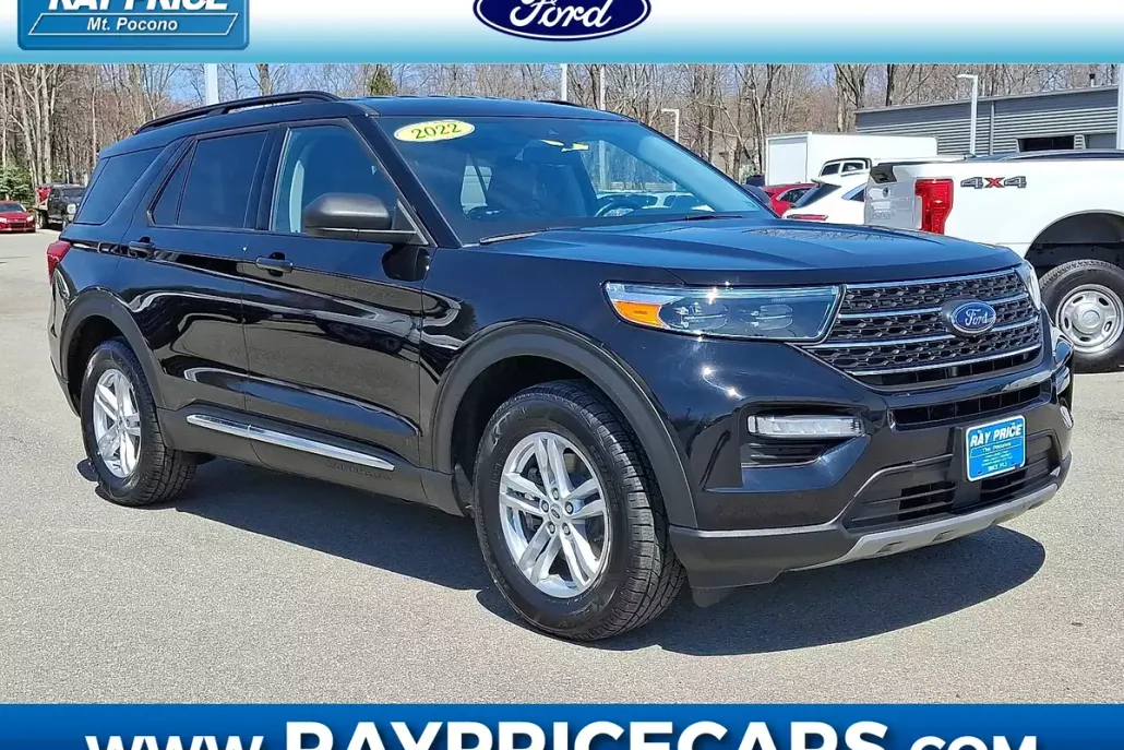 2022 Ford Explorer XLT photo 1