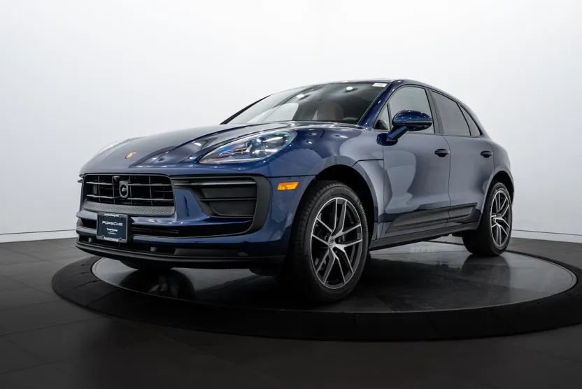 2025 Porsche Macan T photo 1