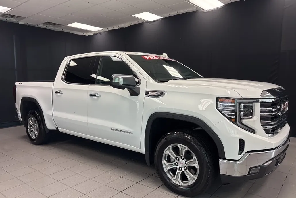 2024 Gmc Sierra 1500 SLT photo 1