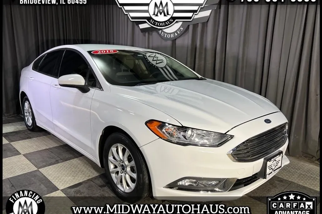 2018 Ford Fusion S photo 1
