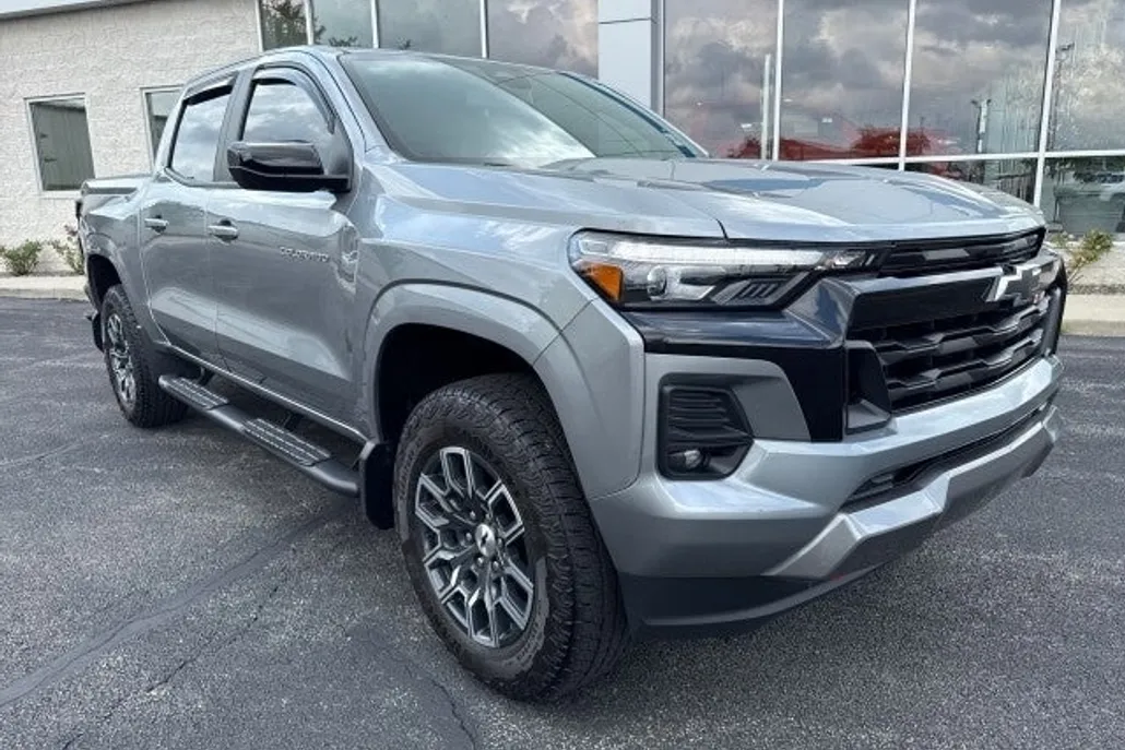 2023 Chevrolet Colorado Z71 photo 1