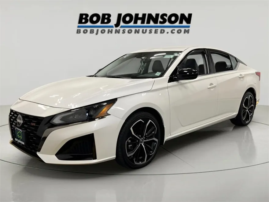 2024 Nissan Altima 2.5 SR photo 1
