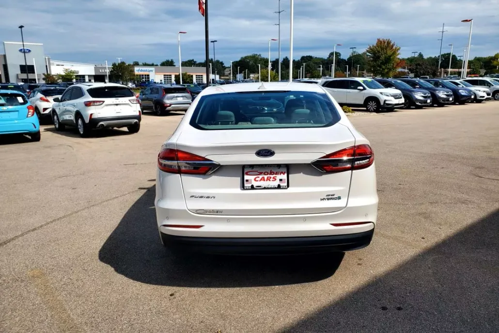 2019 Ford Fusion SE Hybrid photo 1